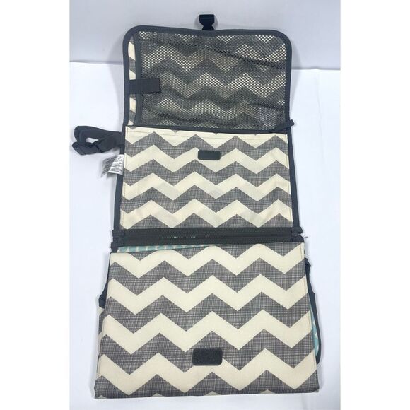 Skip Hop Pronto Portable Baby Changing Pad Chevron Stripe Gray Ivory - Picture 4 of 7